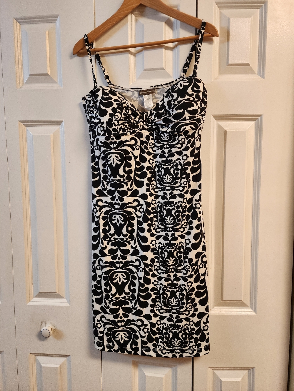 Size L Tomi Bahama Black & White Patterned Spaghetti Strap  Swim Dress  Cover